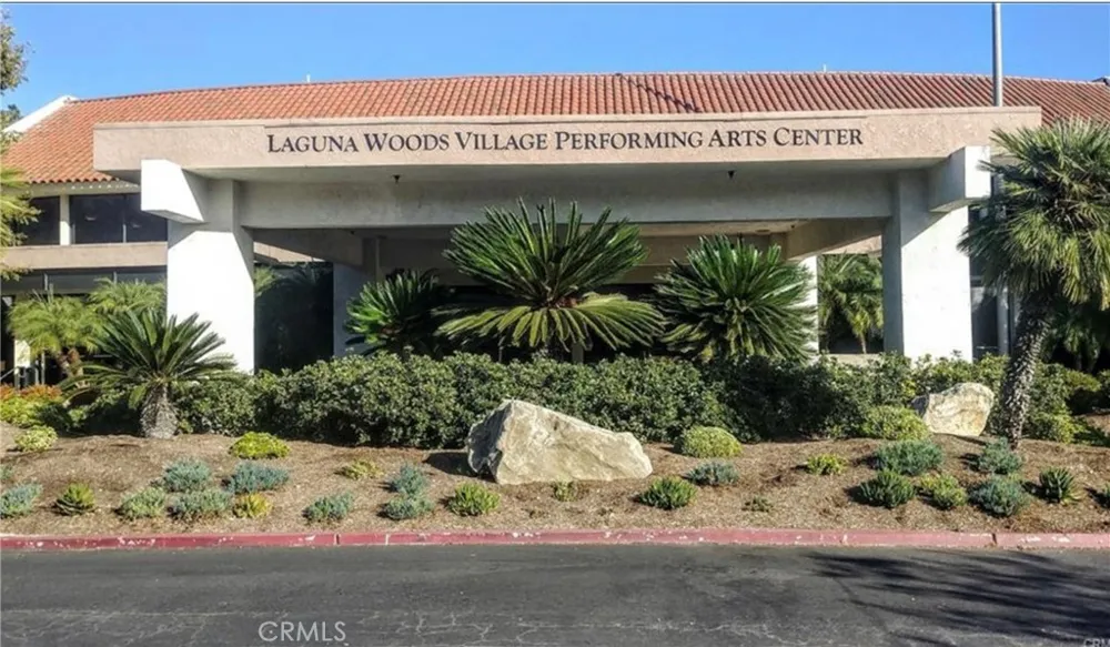 4001 Calle Sonora #2E Laguna Woods, CA 92637