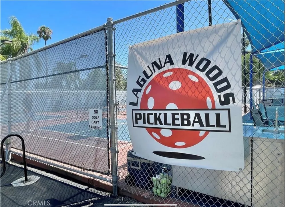 4001 Calle Sonora #2E Laguna Woods, CA 92637