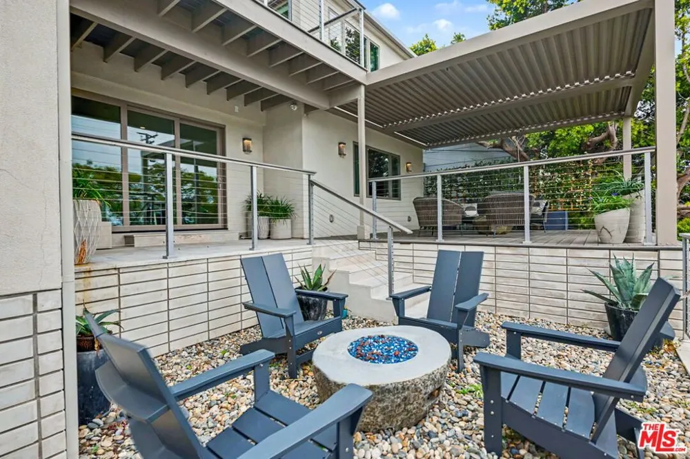 922 Berkeley Street Santa Monica, CA 90403