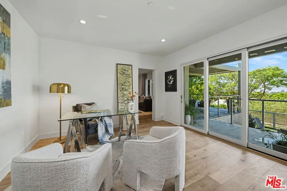 922 Berkeley Street Santa Monica, CA 90403