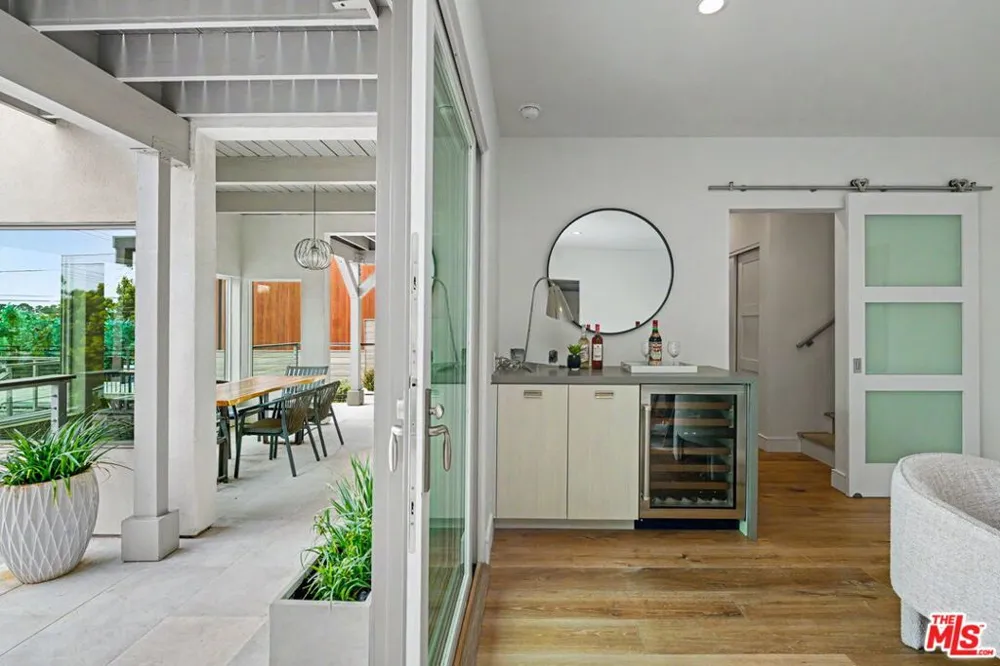 922 Berkeley Street Santa Monica, CA 90403