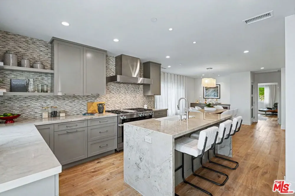 922 Berkeley Street Santa Monica, CA 90403