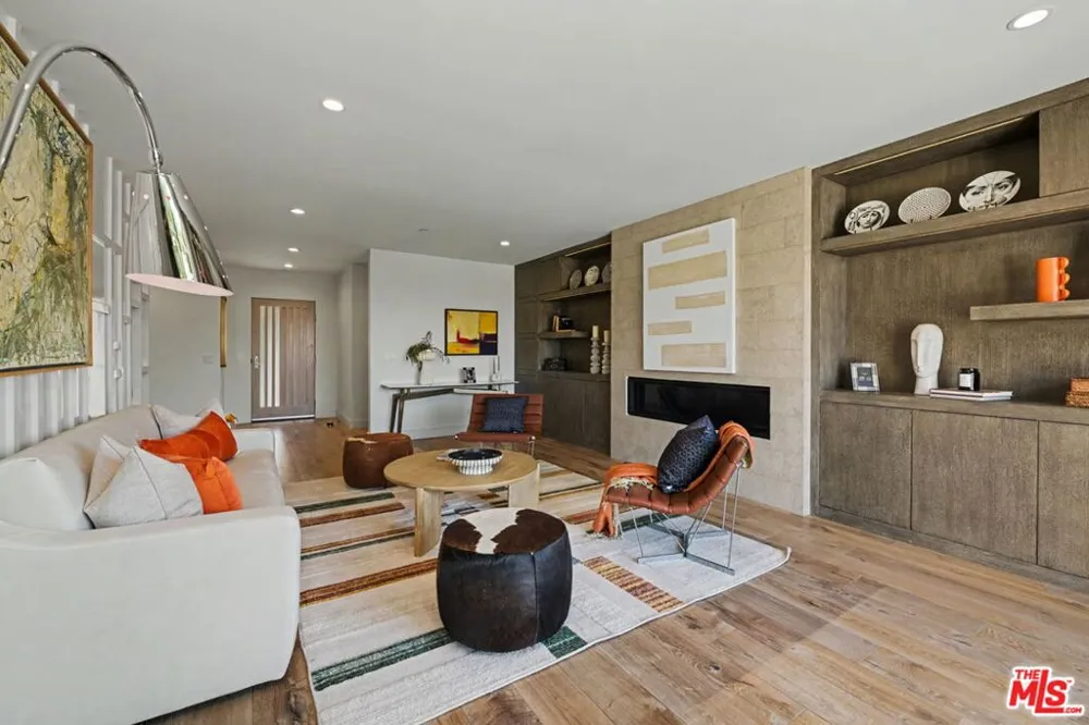 922 Berkeley Street Santa Monica, CA 90403