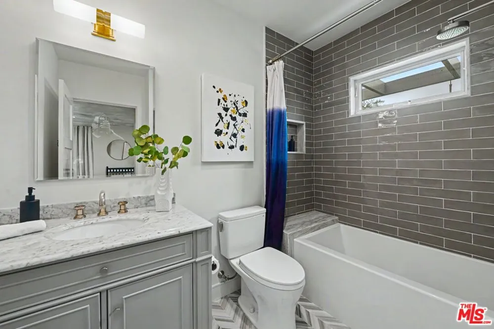 922 Berkeley Street Santa Monica, CA 90403