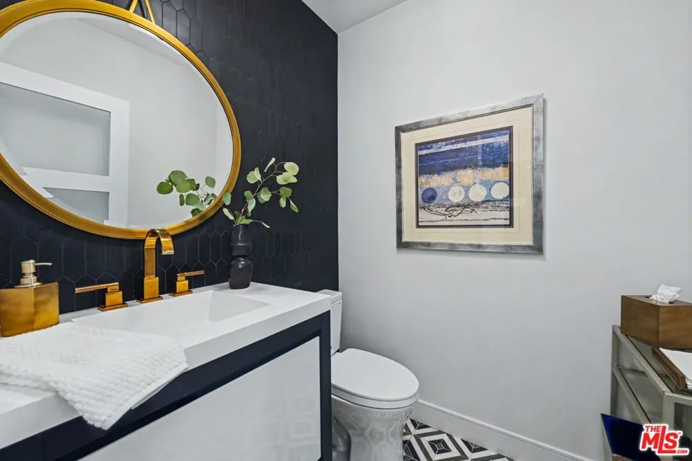 922 Berkeley Street Santa Monica, CA 90403