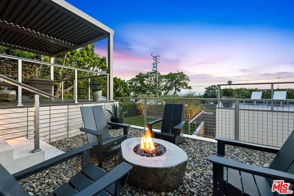 922 Berkeley Street Santa Monica, CA 90403