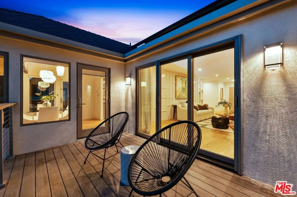 922 Berkeley Street Santa Monica, CA 90403