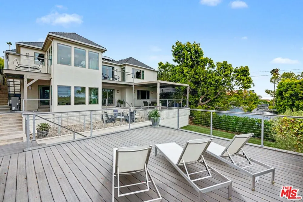 922 Berkeley Street Santa Monica, CA 90403