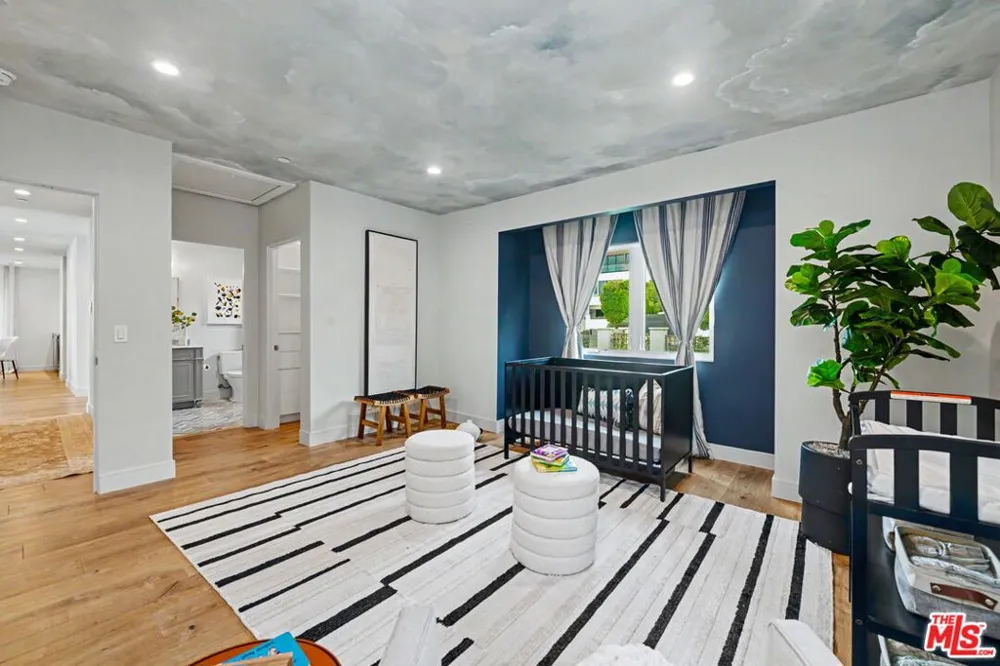 922 Berkeley Street Santa Monica, CA 90403