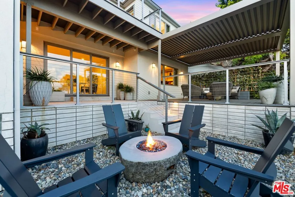 922 Berkeley Street Santa Monica, CA 90403