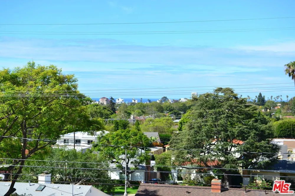 922 Berkeley Street Santa Monica, CA 90403