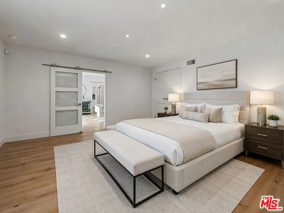 922 Berkeley Street Santa Monica, CA 90403