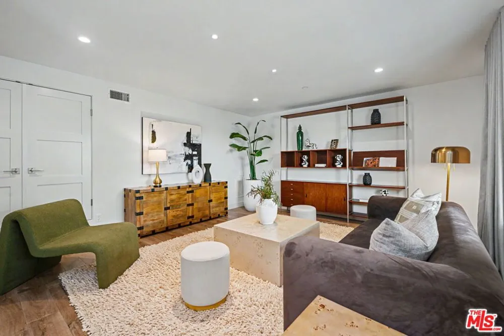 922 Berkeley Street Santa Monica, CA 90403