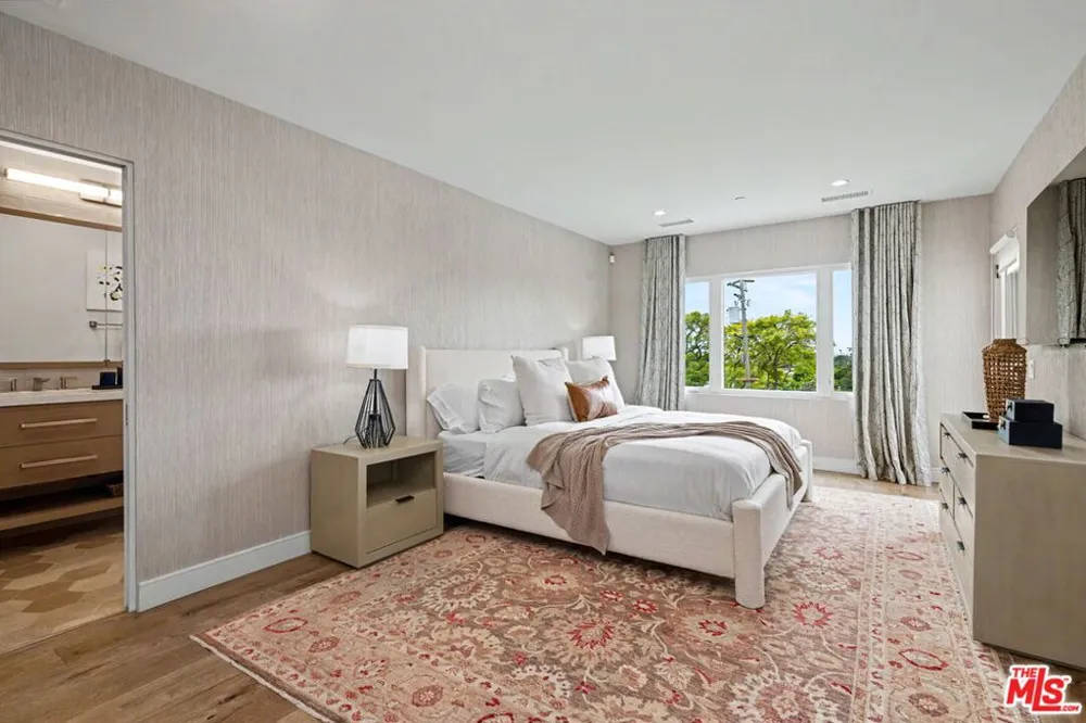 922 Berkeley Street Santa Monica, CA 90403