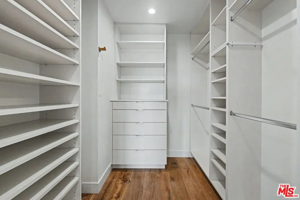 922 Berkeley Street Santa Monica, CA 90403