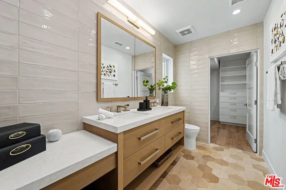 922 Berkeley Street Santa Monica, CA 90403