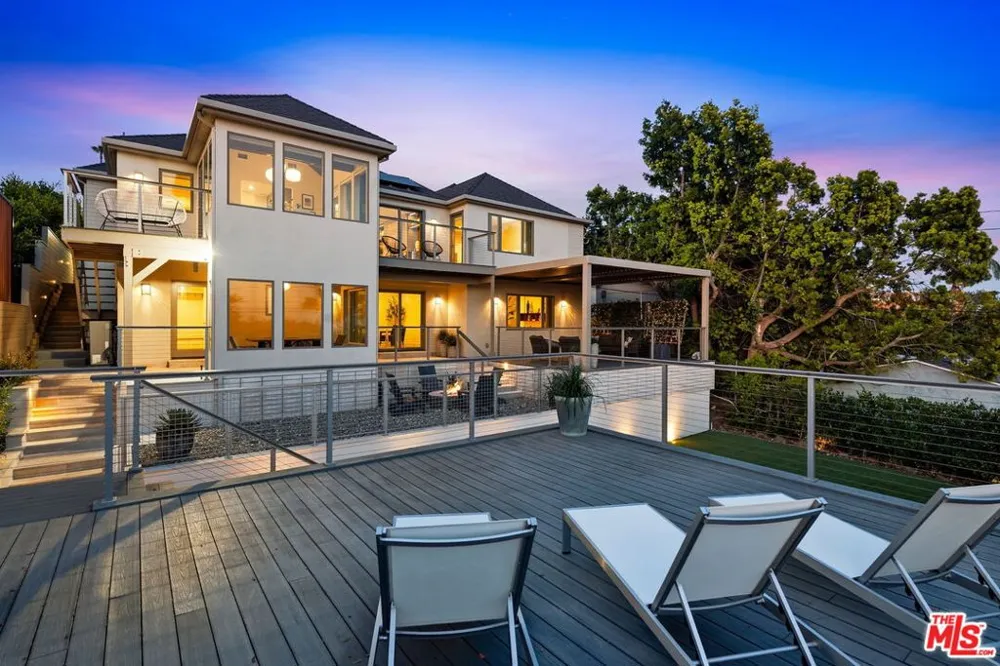 922 Berkeley Street Santa Monica, CA 90403