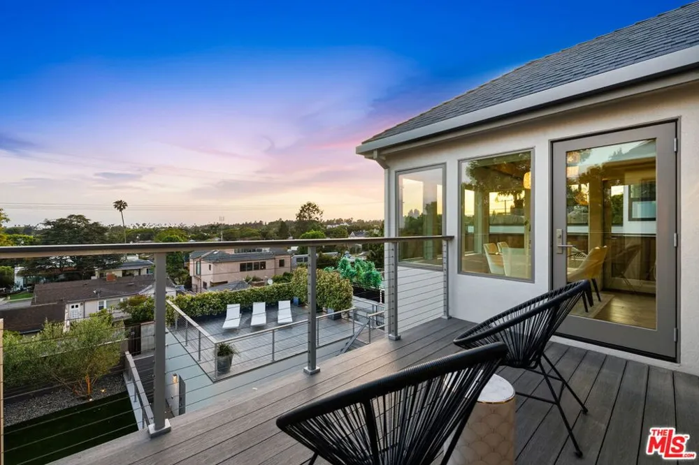 922 Berkeley Street Santa Monica, CA 90403