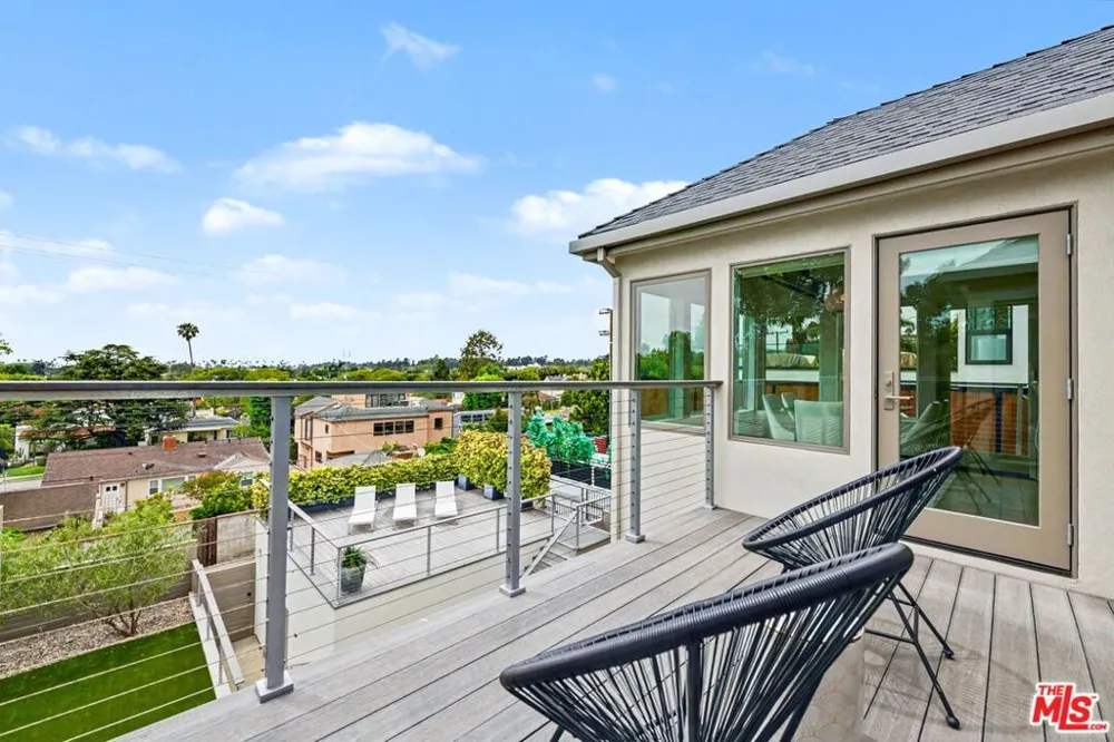 922 Berkeley Street Santa Monica, CA 90403