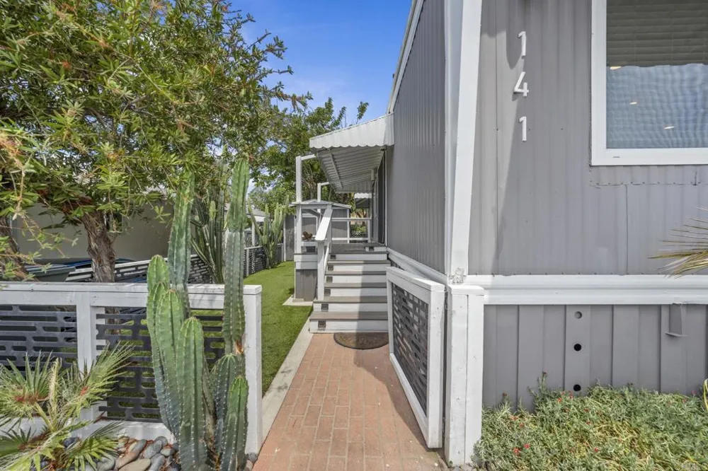 351 E Bradley Ave Spc 141 El Cajon, CA 92021