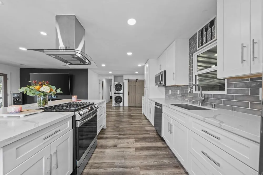 351 E Bradley Ave Spc 141 El Cajon, CA 92021