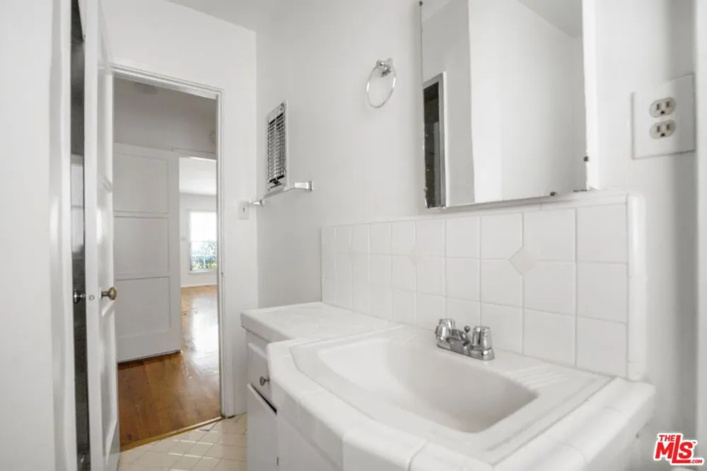 8551 Holloway Drive #3/4 West Hollywood, CA 90069
