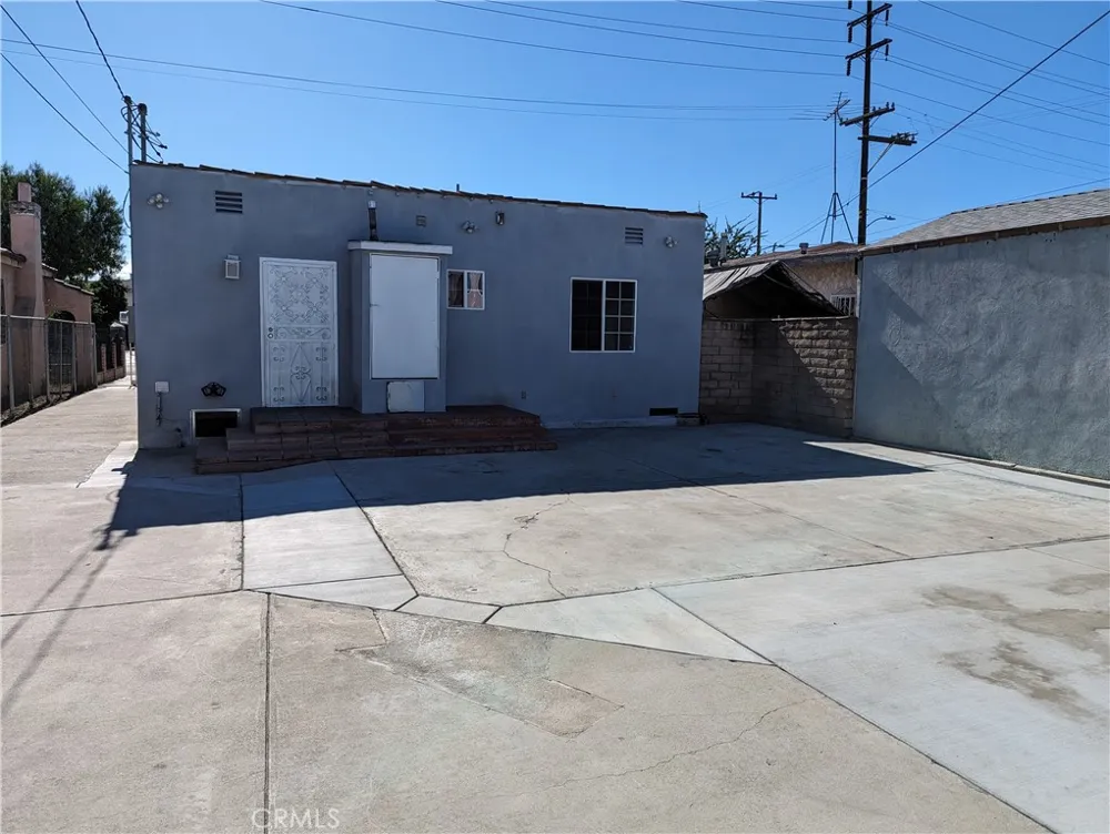 4409 E 56th Maywood, CA 90270