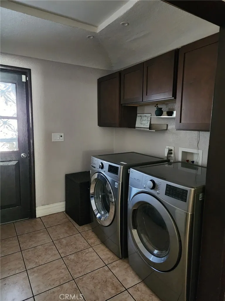 4409 E 56th Maywood, CA 90270