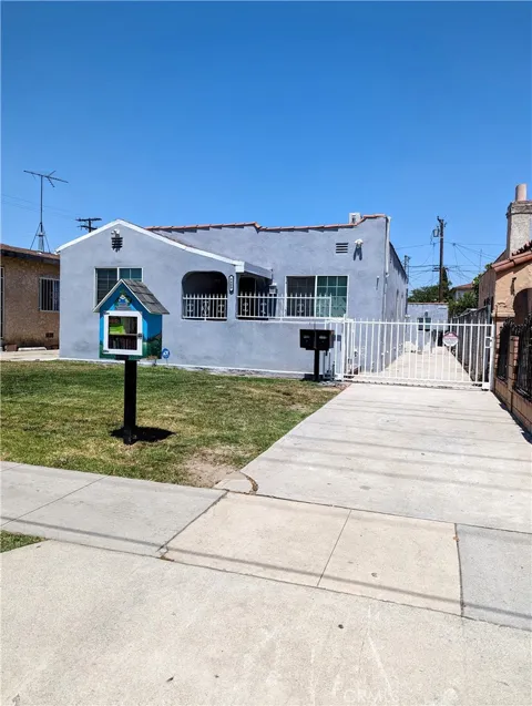4409 E 56th