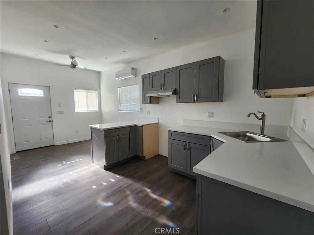 4409 E 56th Maywood, CA 90270