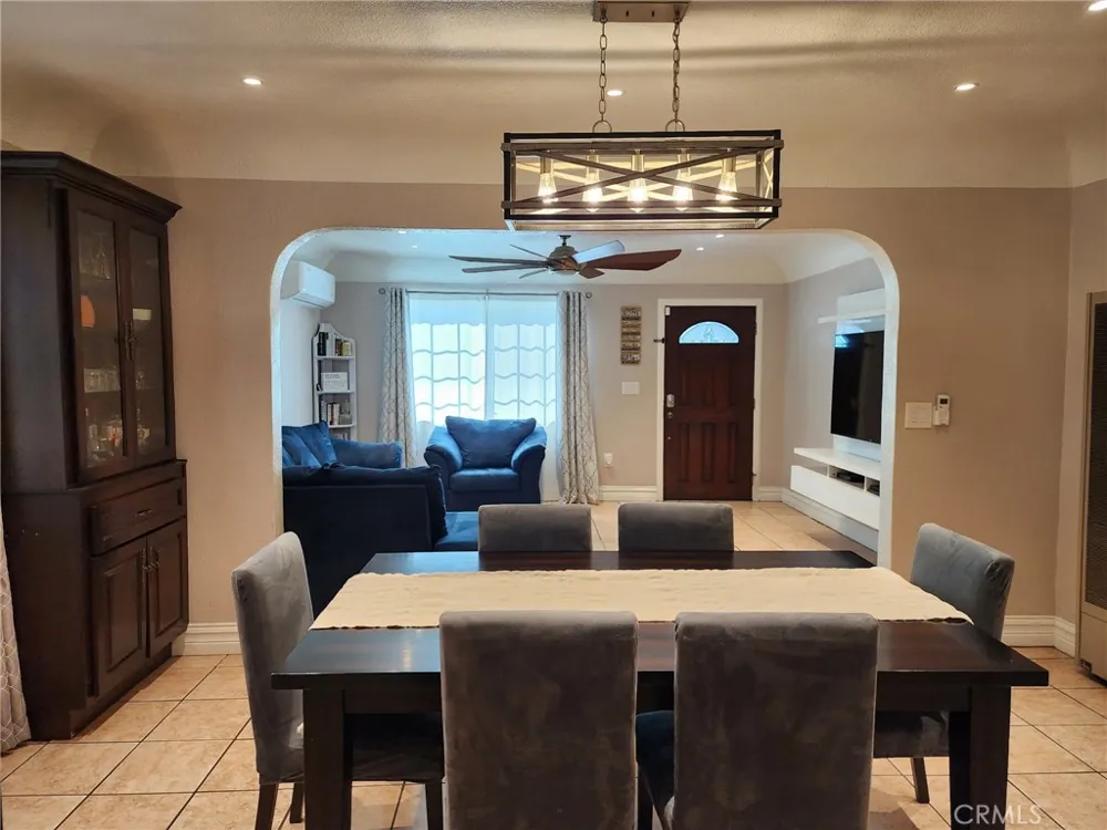 4409 E 56th Maywood, CA 90270