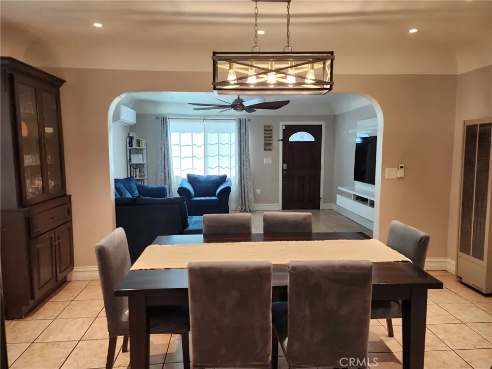 4409 E 56th Maywood, CA 90270