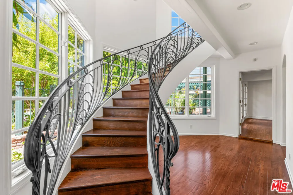 602 Bedford Drive Beverly Hills, CA 90210