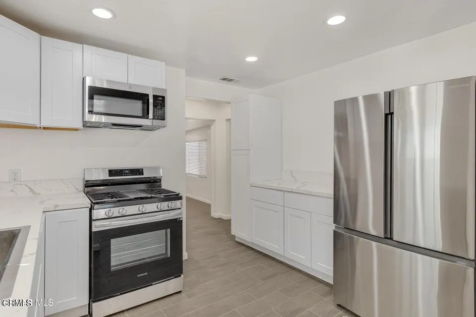 1235 1235,1241,1247 Clavel Avenue Ventura, CA 93004