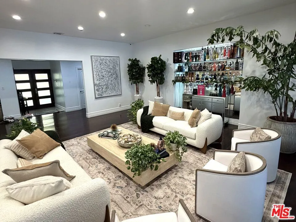 1727 San Ysidro Drive Beverly Hills, CA 90210