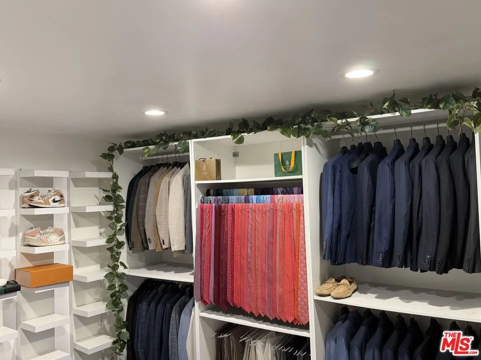 1727 San Ysidro Drive Beverly Hills, CA 90210