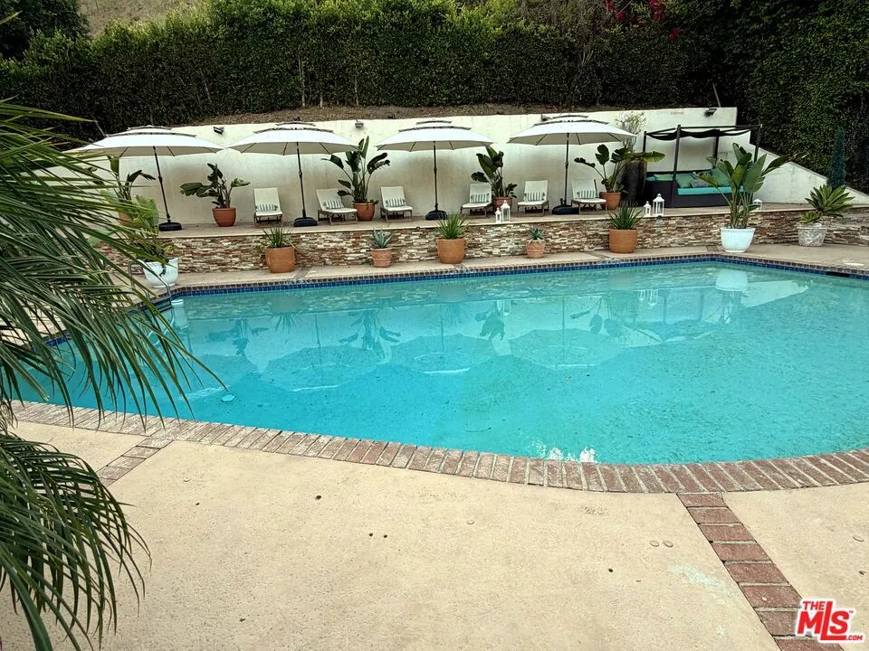 1727 San Ysidro Drive Beverly Hills, CA 90210