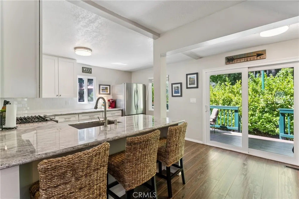 378 Oak Drive Lake Arrowhead, CA 92352