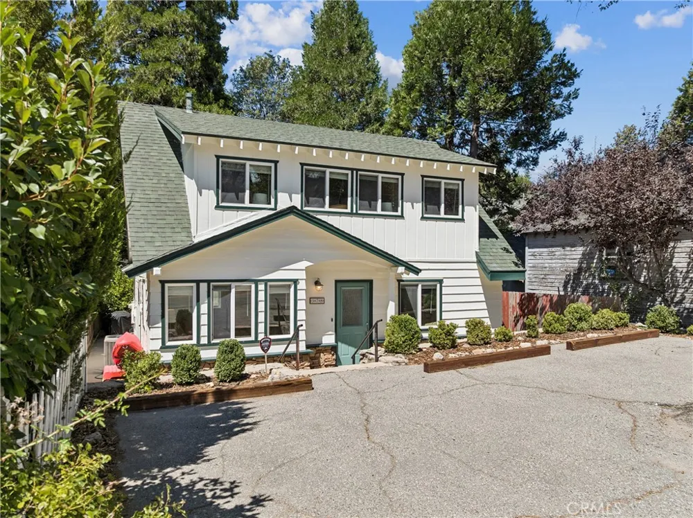 378 Oak Drive Lake Arrowhead, CA 92352