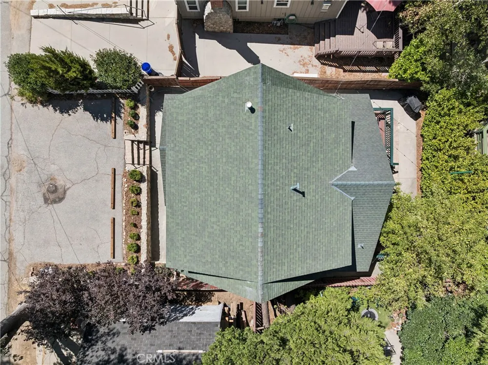 378 Oak Drive Lake Arrowhead, CA 92352