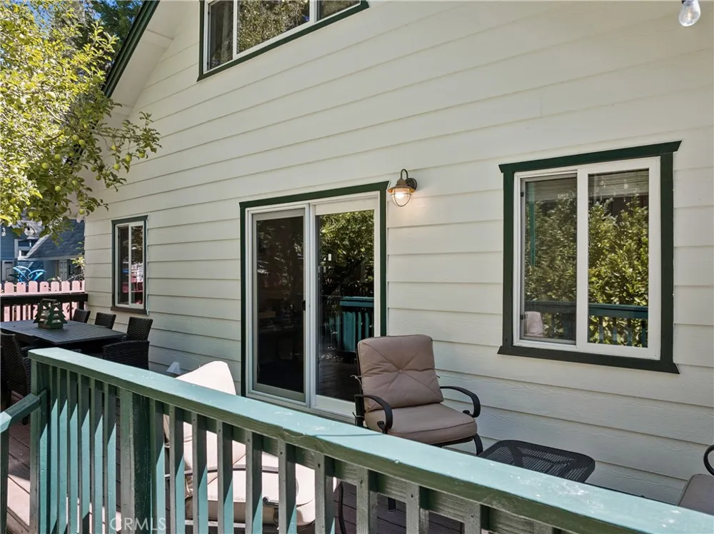 378 Oak Drive Lake Arrowhead, CA 92352