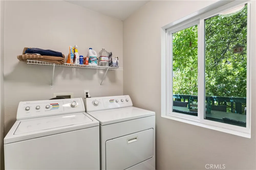 378 Oak Drive Lake Arrowhead, CA 92352