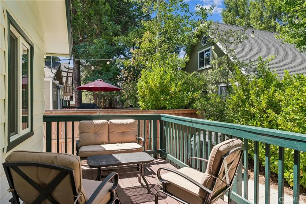 378 Oak Drive Lake Arrowhead, CA 92352