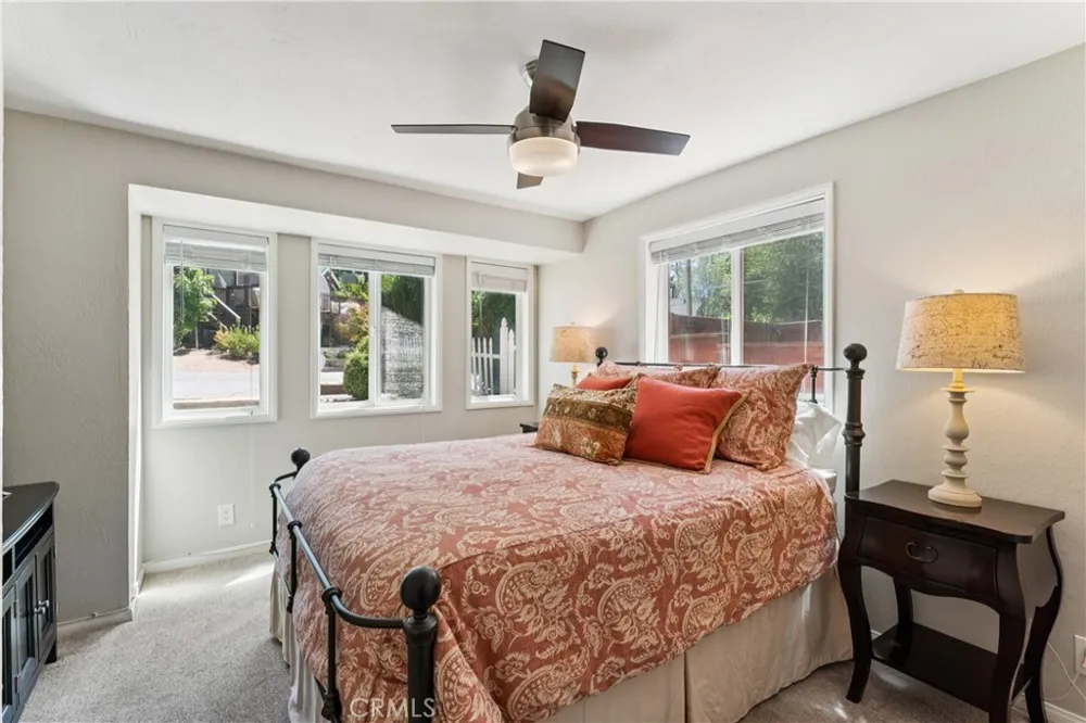 378 Oak Drive Lake Arrowhead, CA 92352