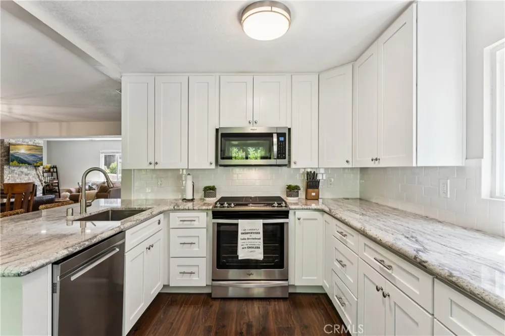 378 Oak Drive Lake Arrowhead, CA 92352
