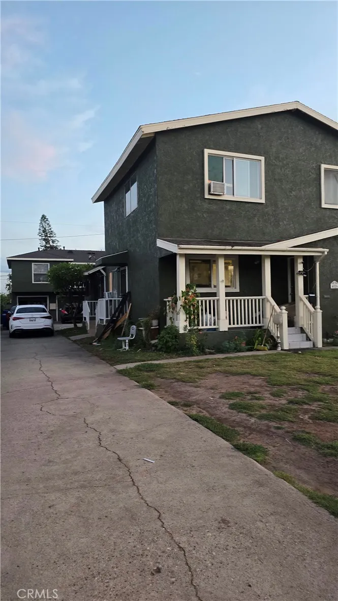4826 E 60th Maywood, CA 90270