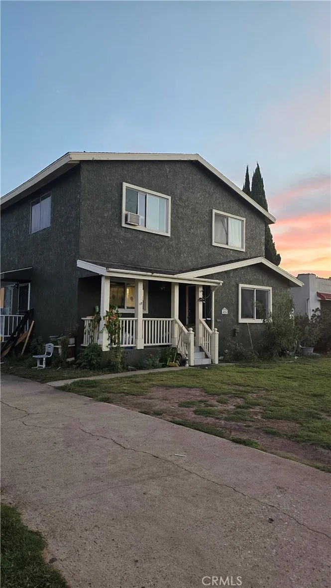 4826 E 60th Maywood, CA 90270