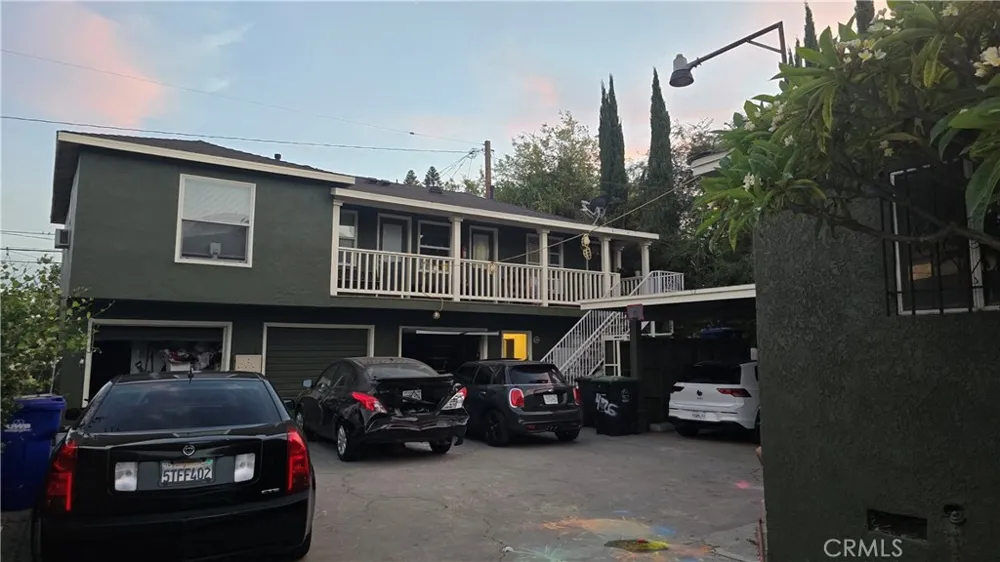 4826 E 60th Maywood, CA 90270