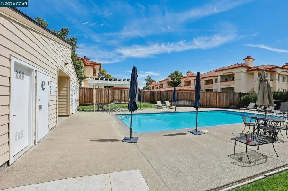 6560 Pioneer Ln #32 Dublin, CA 94568