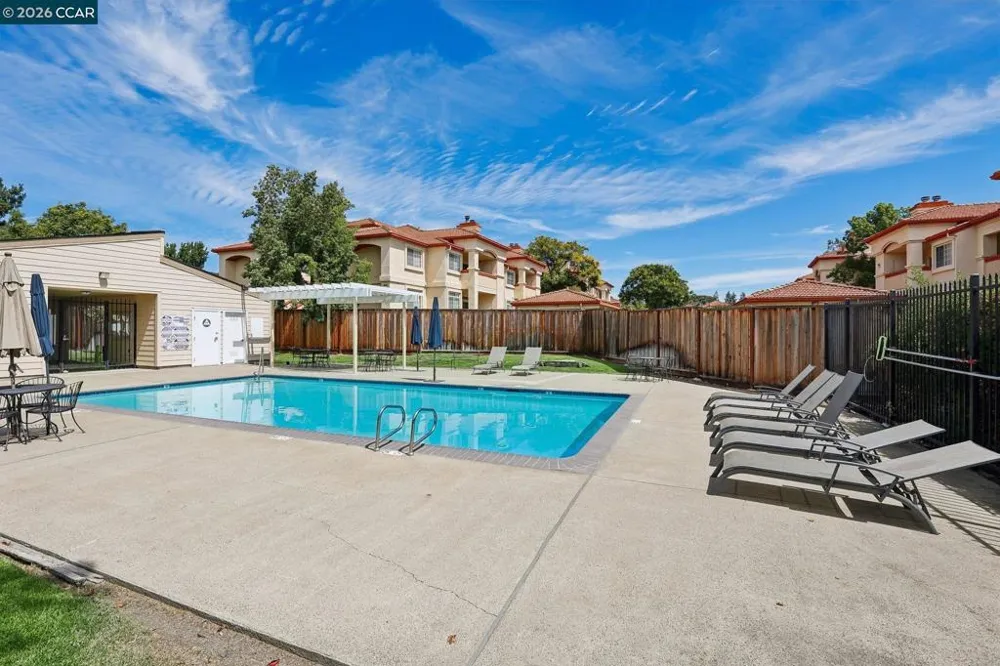 6560 Pioneer Ln #32 Dublin, CA 94568